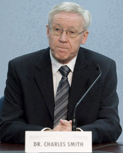 Dr. Charles Smith waits to deliver testimony at the Goudge inquiry in Toronto on Jan. 28, 2008. 